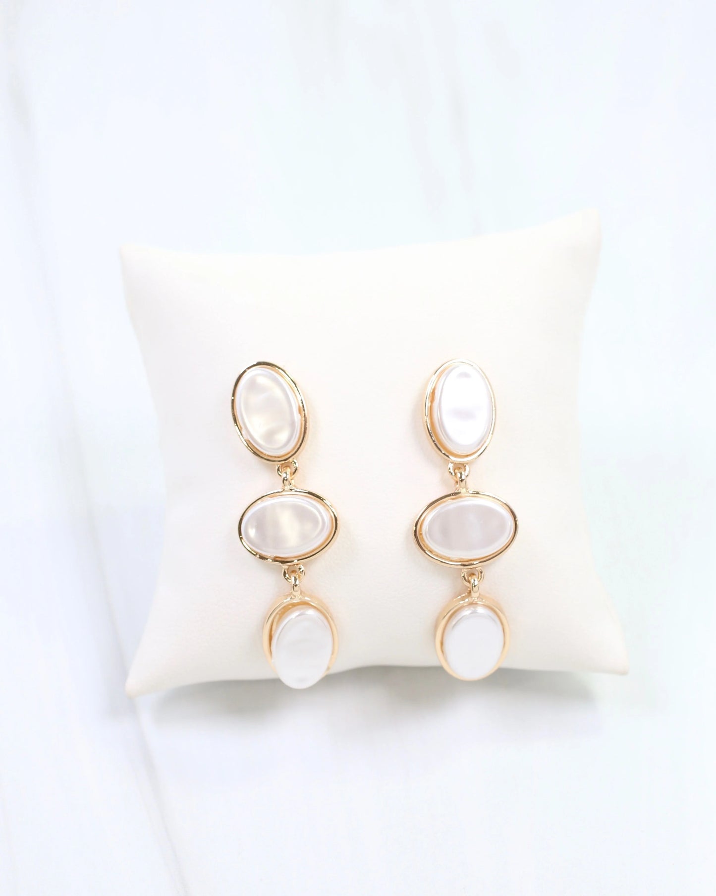 Albury Pearl Dangle Earring