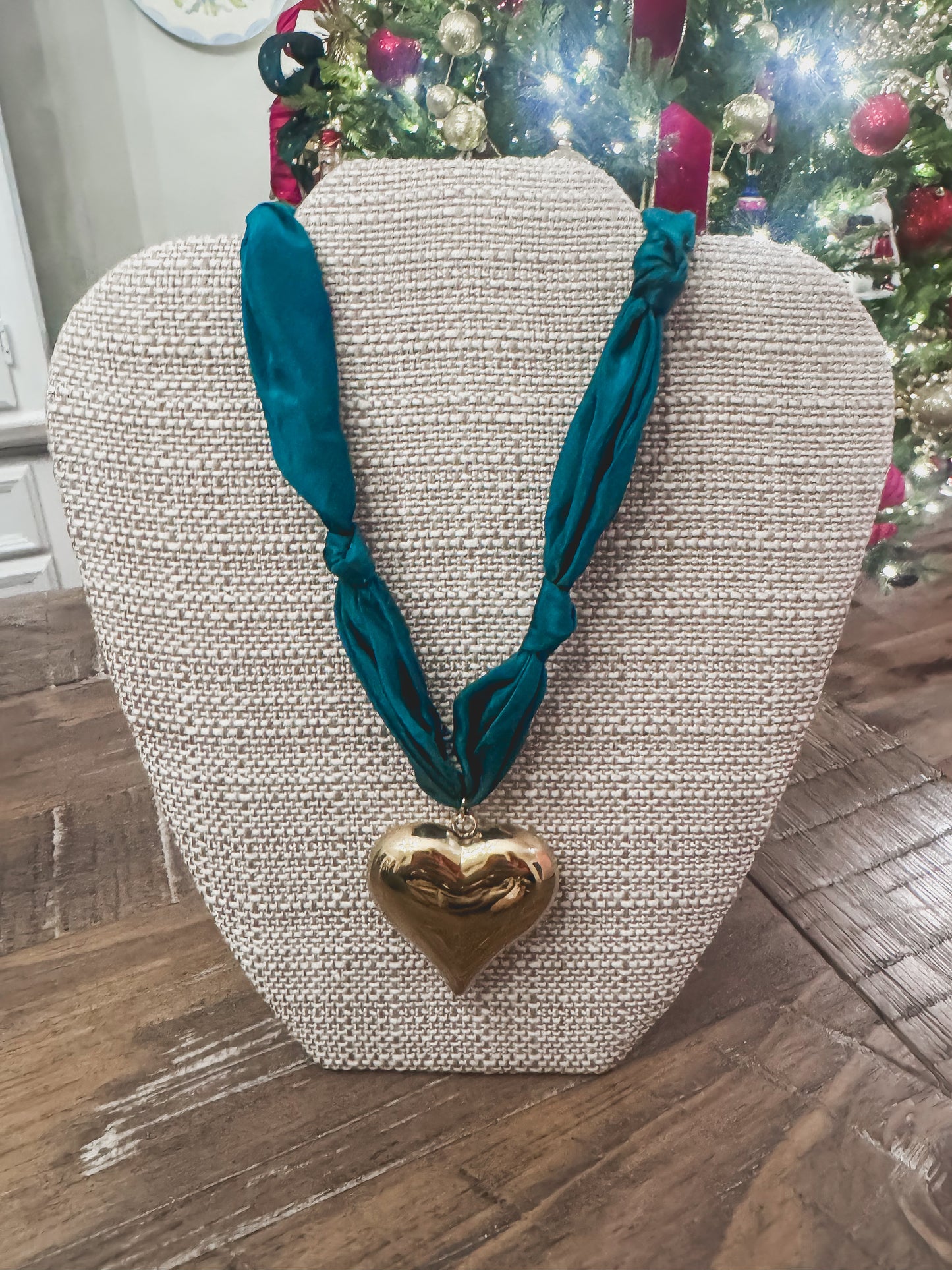 Puff Heart Teal Scarf Necklace